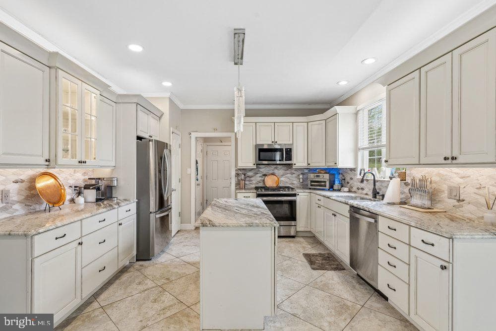 32 Meadow Lane photo 16