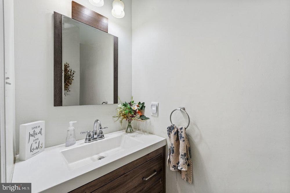 32 Meadow Lane photo 21