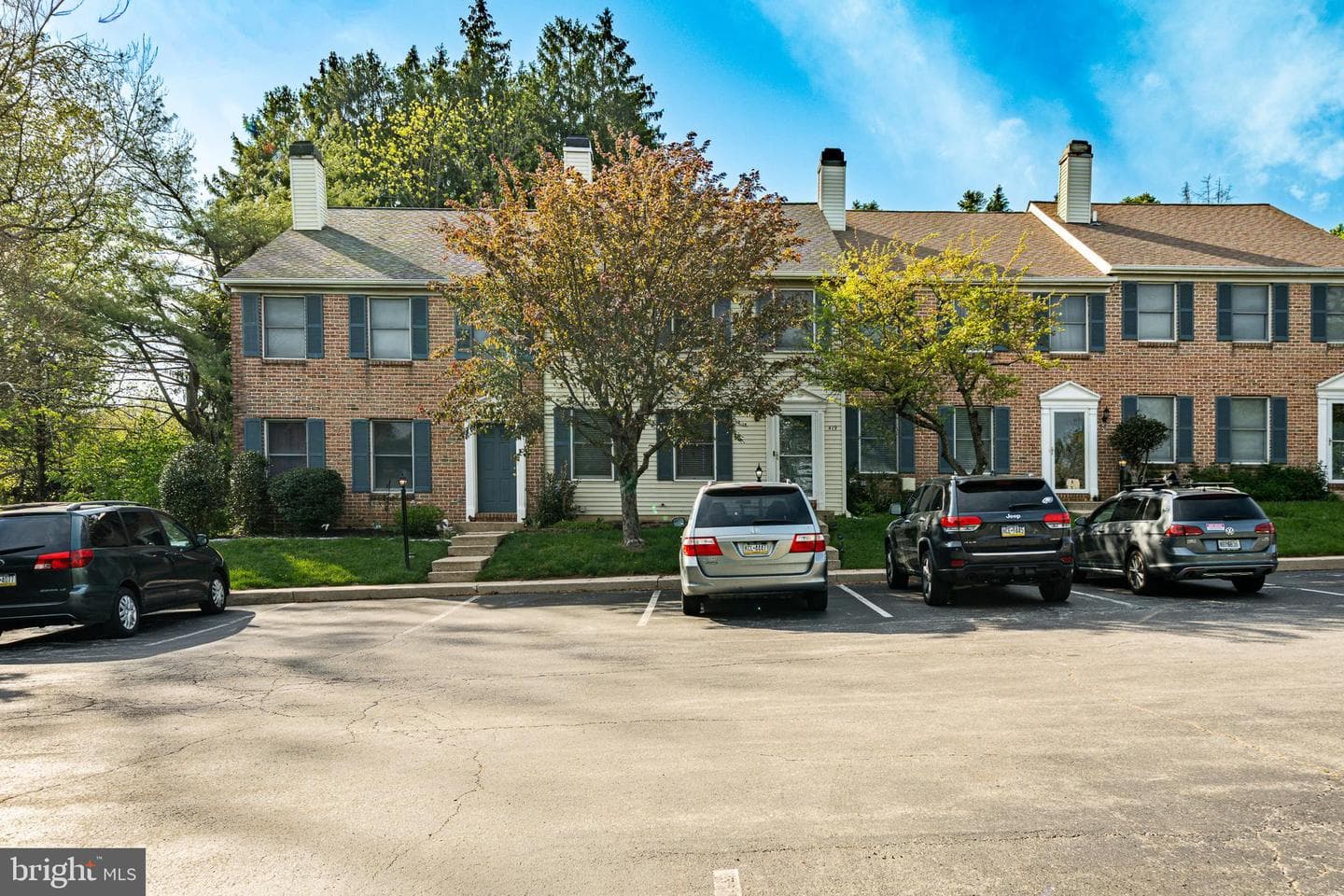 419 Holly Tree Court