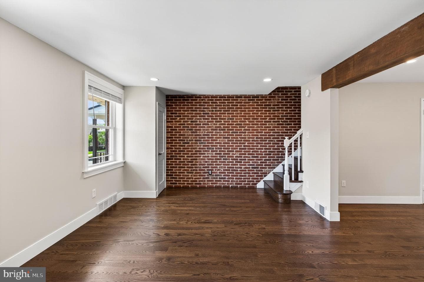 125 Price Street photo 4