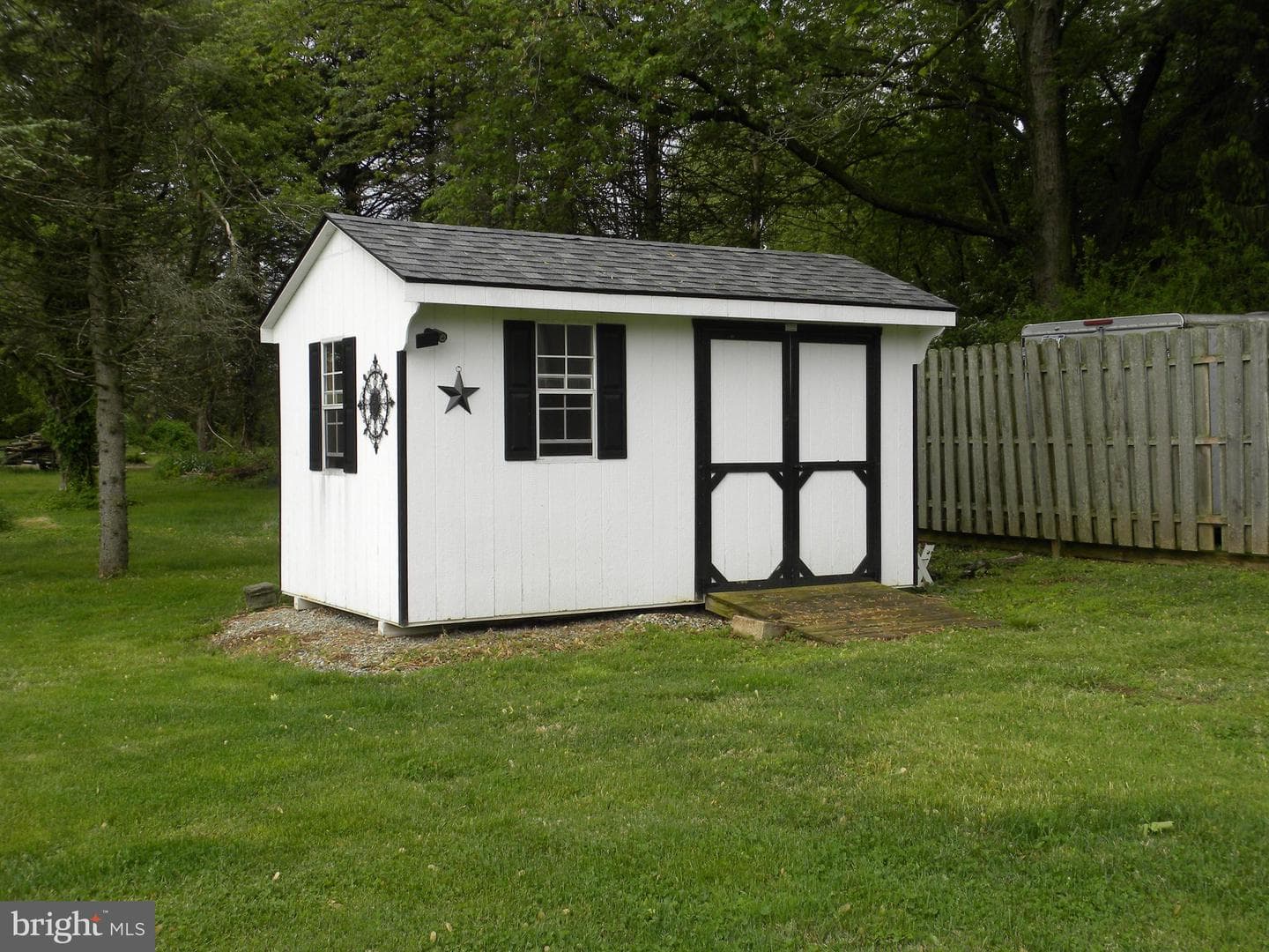 2400 Strasburg Road photo 3