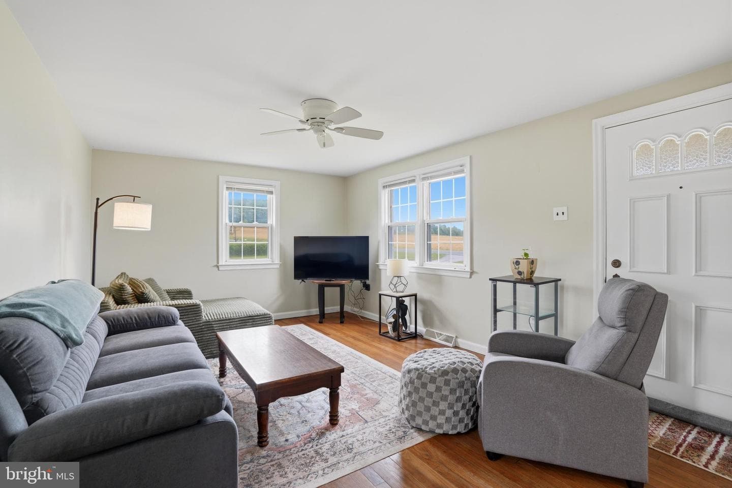 3250 Manor Road photo 2