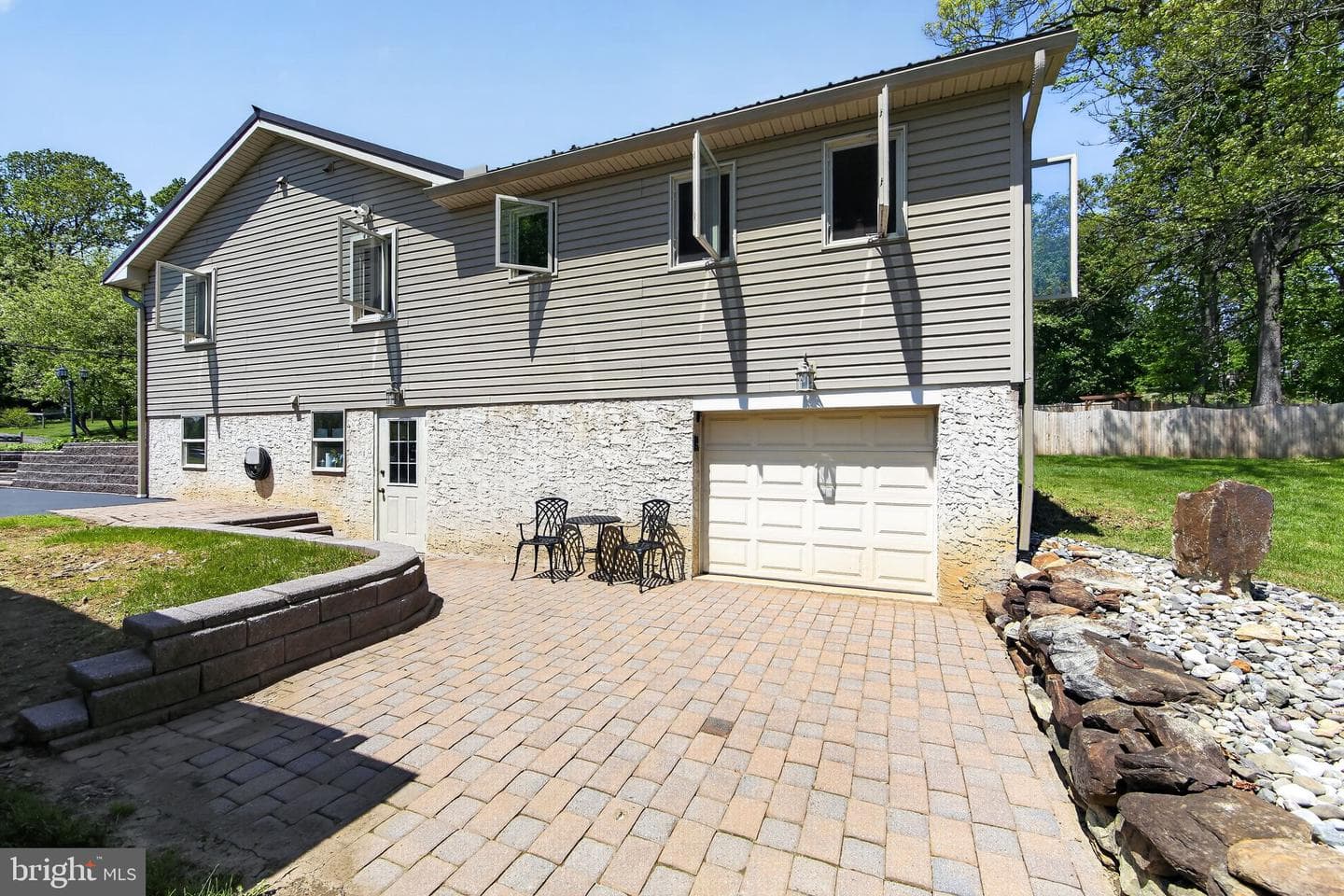 215 N Limestone Road photo 3