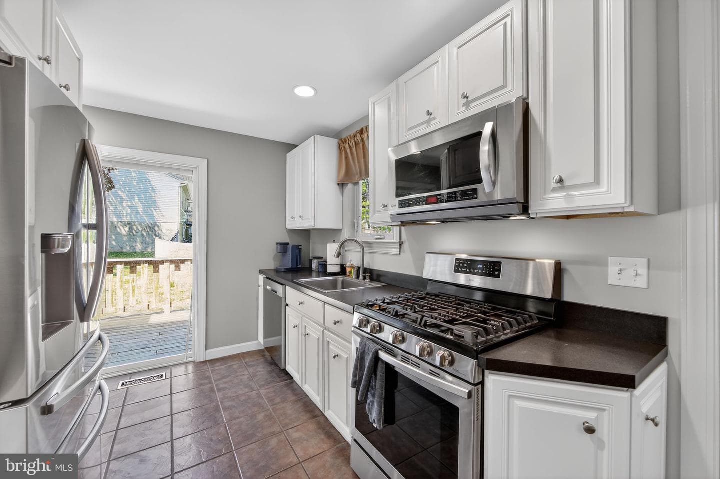 215 N Limestone Road photo 5