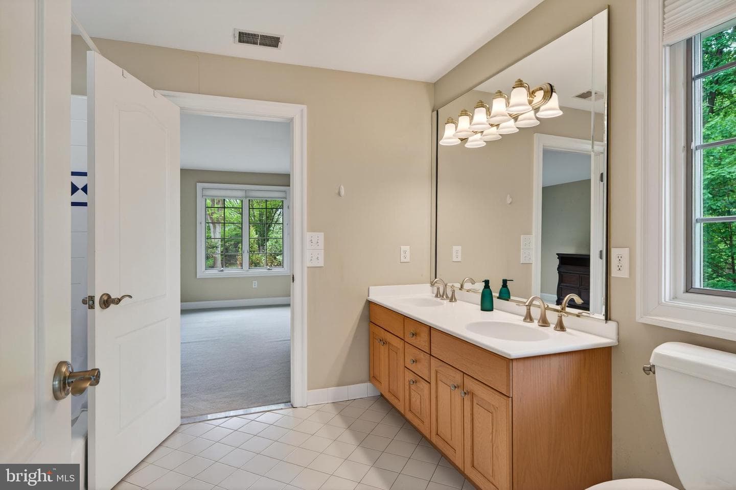 606 Longchamps Drive photo 41