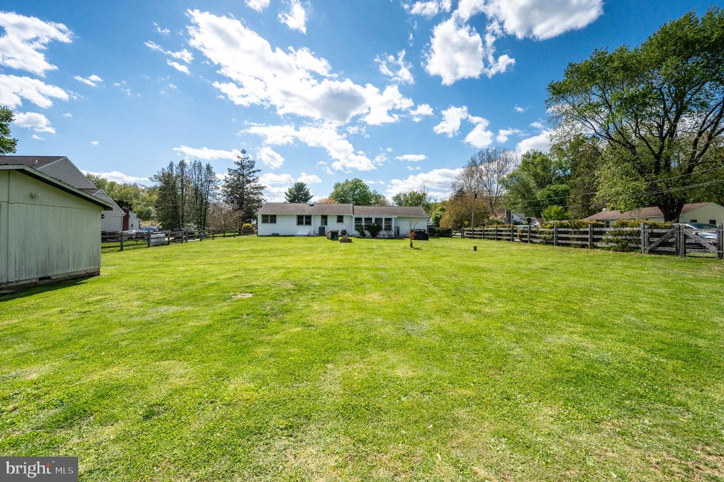 291 Watson Avenue photo 40