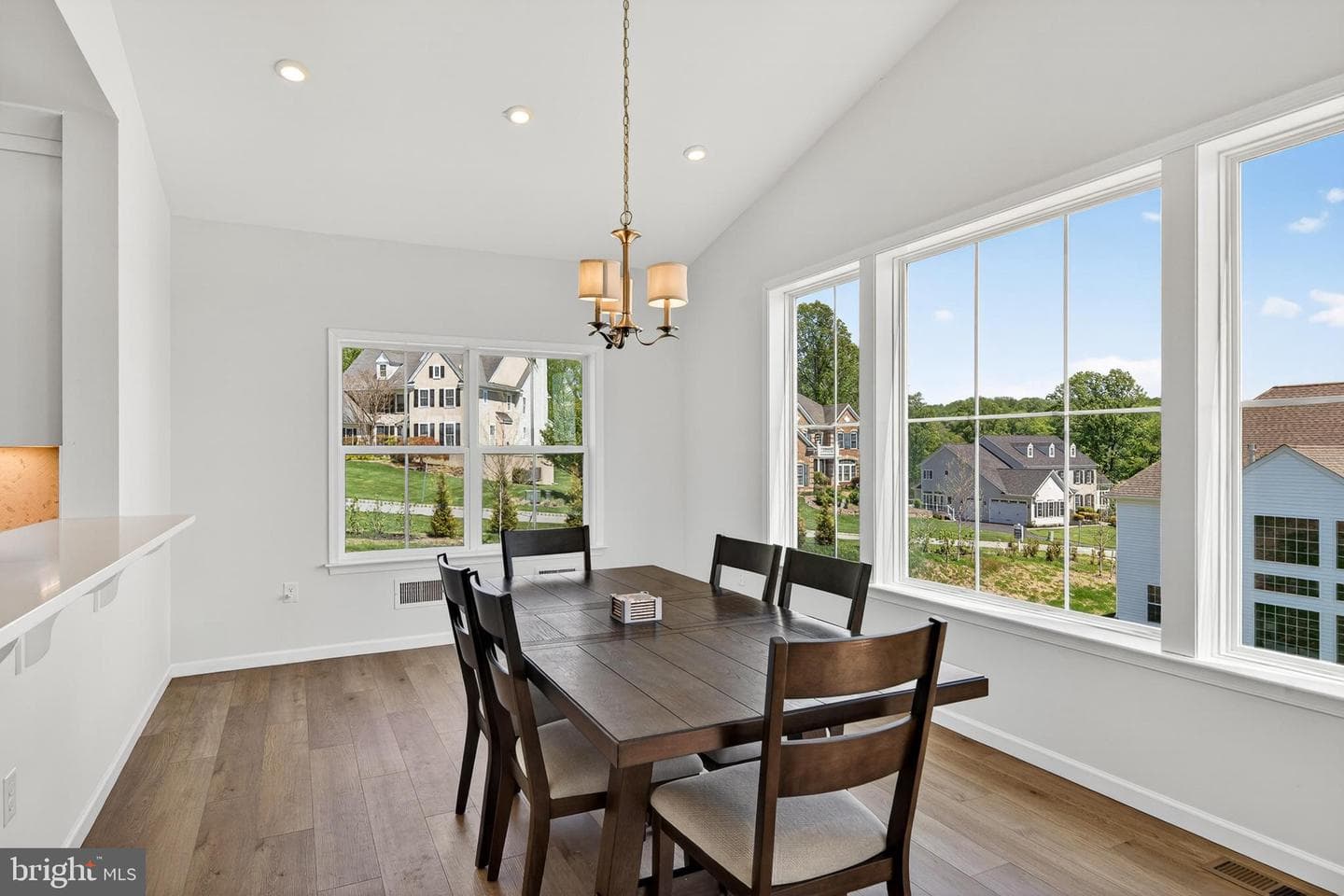 925 Marina Court photo 11