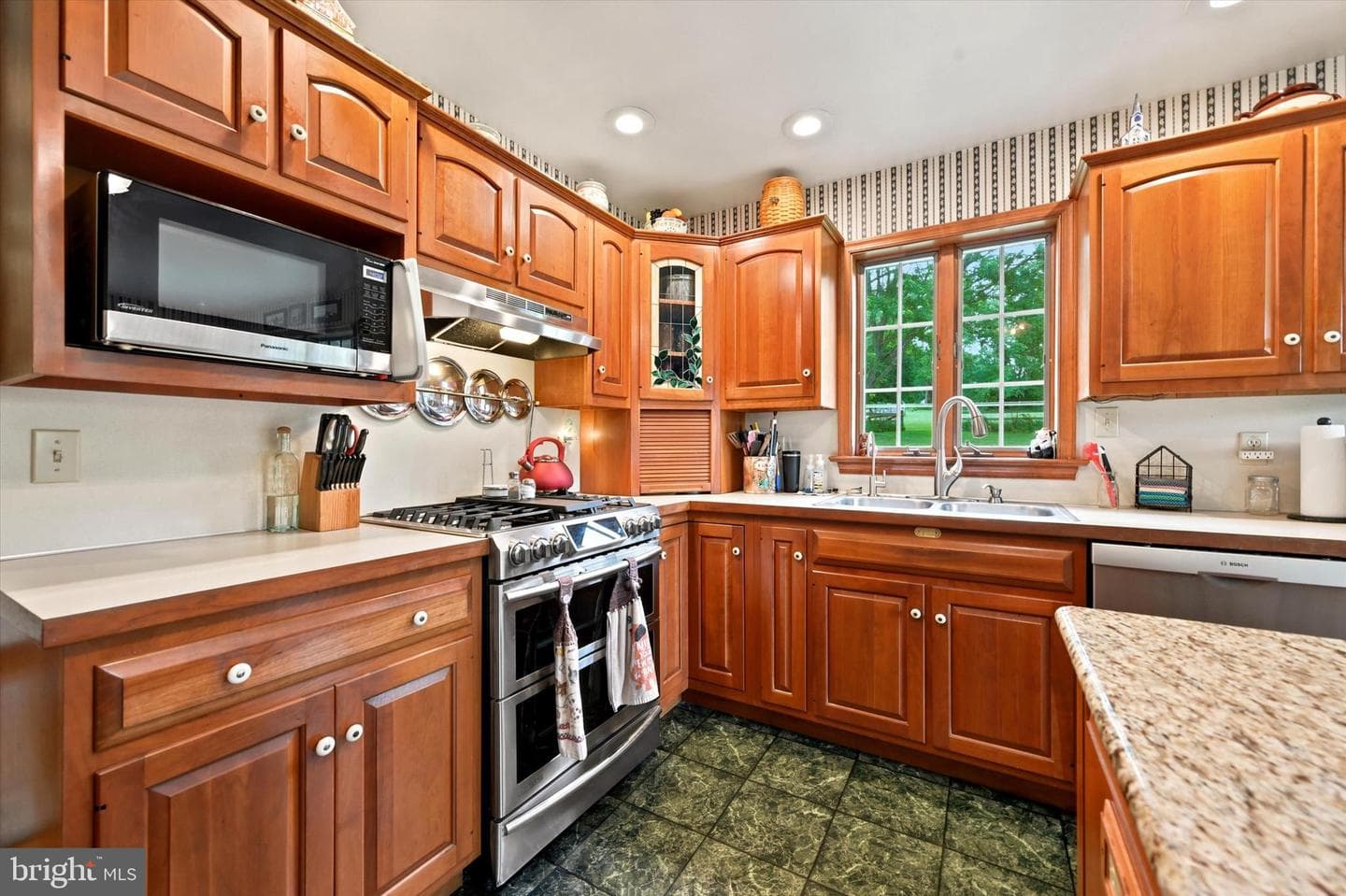 241 Glenrose Road photo 21