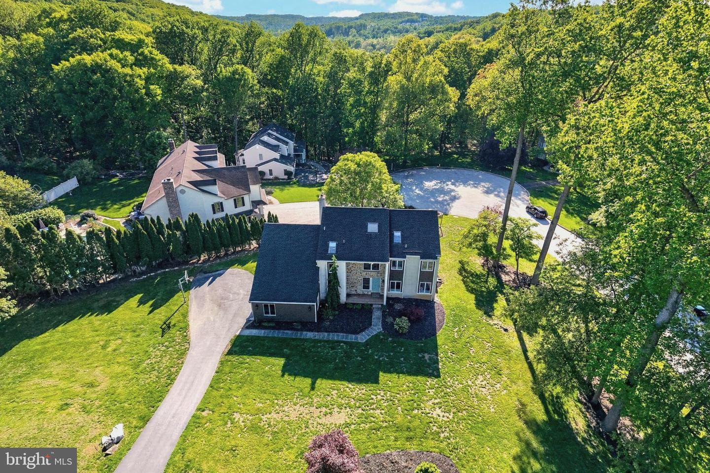 502 Buttonwood Drive photo 2