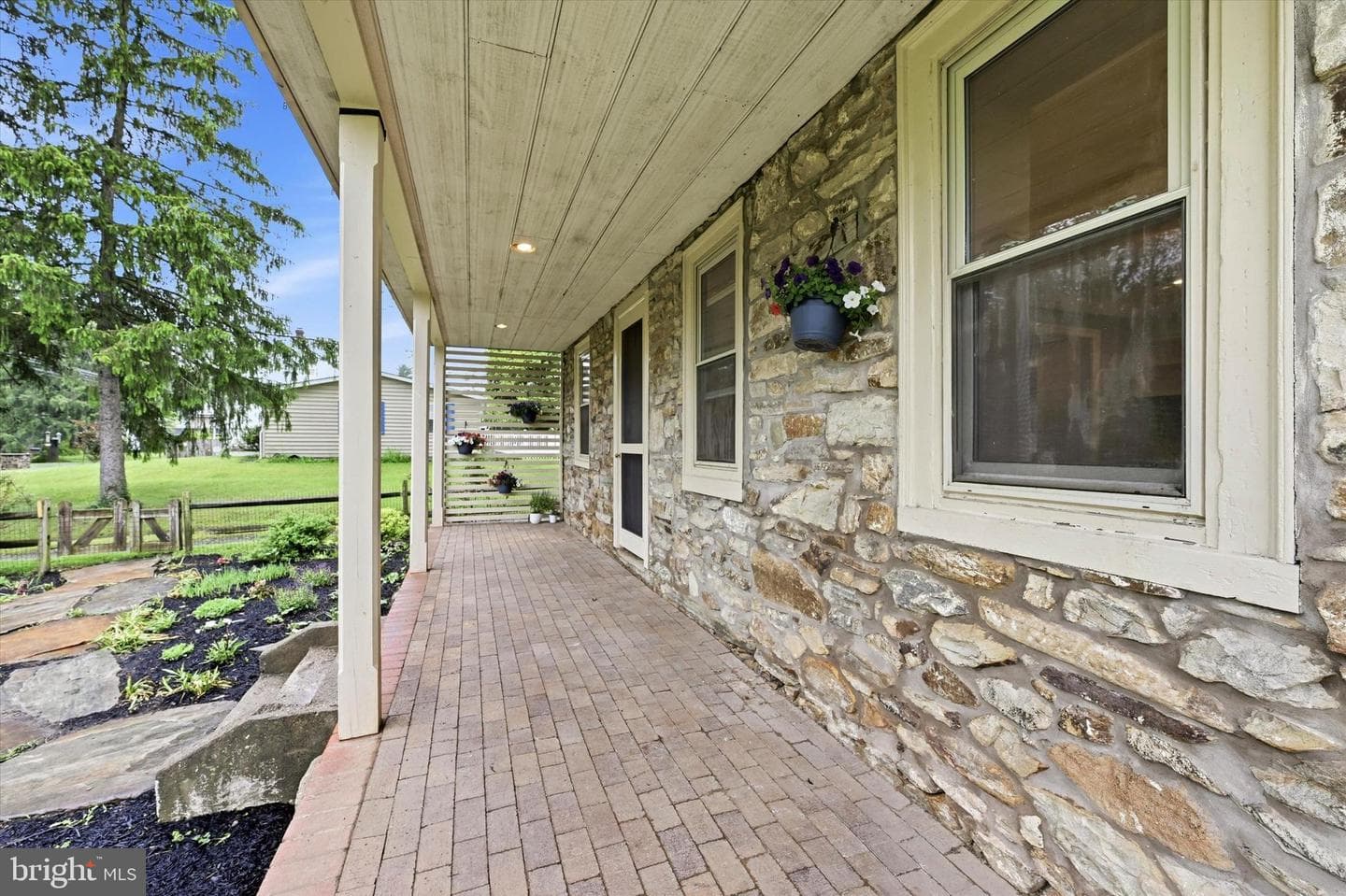 1255 Valley Road photo 4