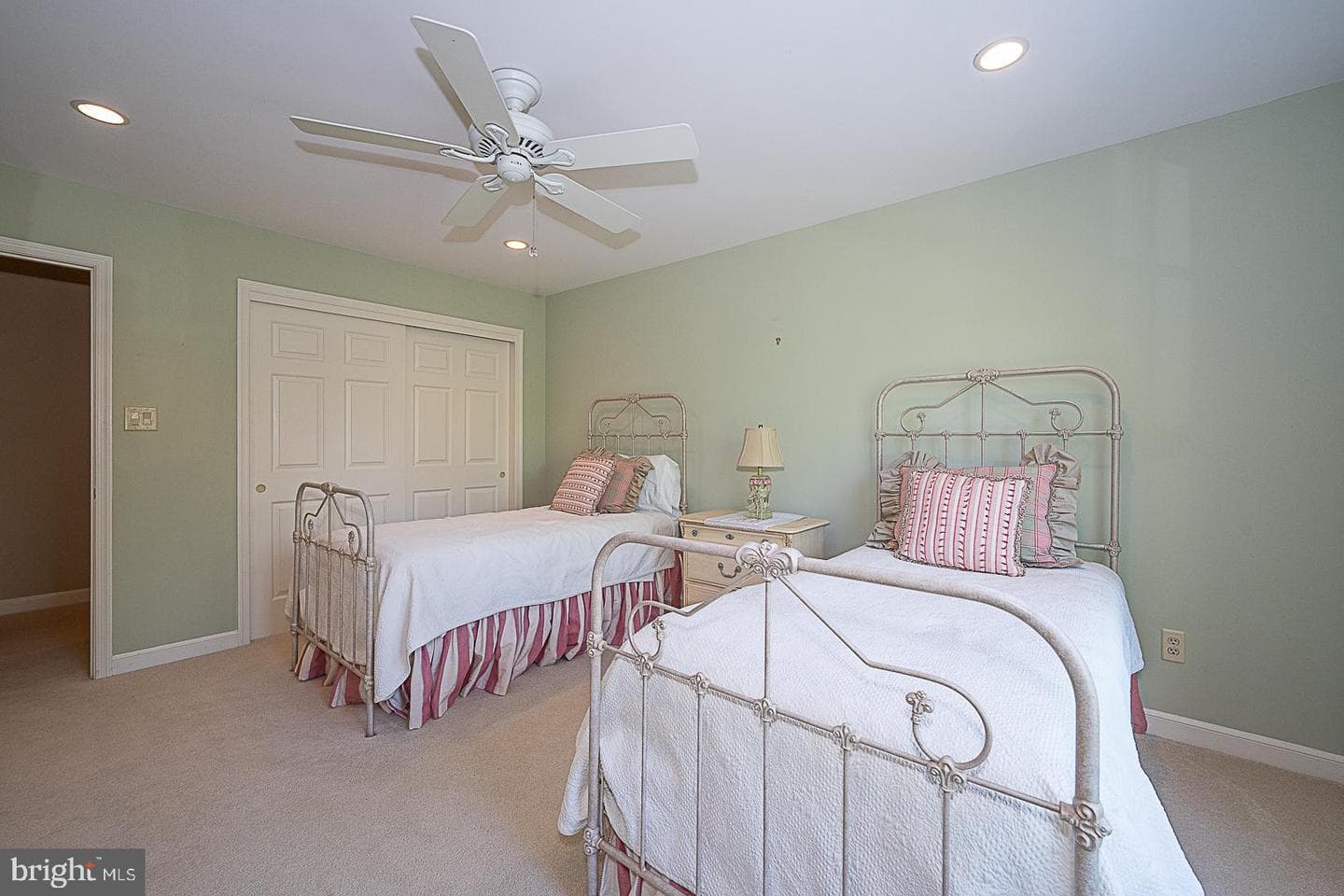 30 Spring Hill Lane photo 40
