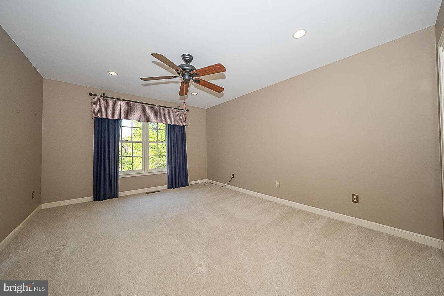 30 Spring Hill Lane photo 41