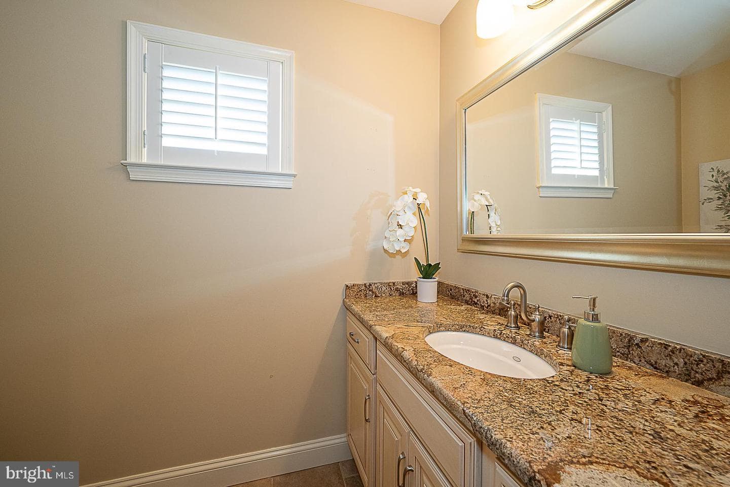 30 Spring Hill Lane photo 45