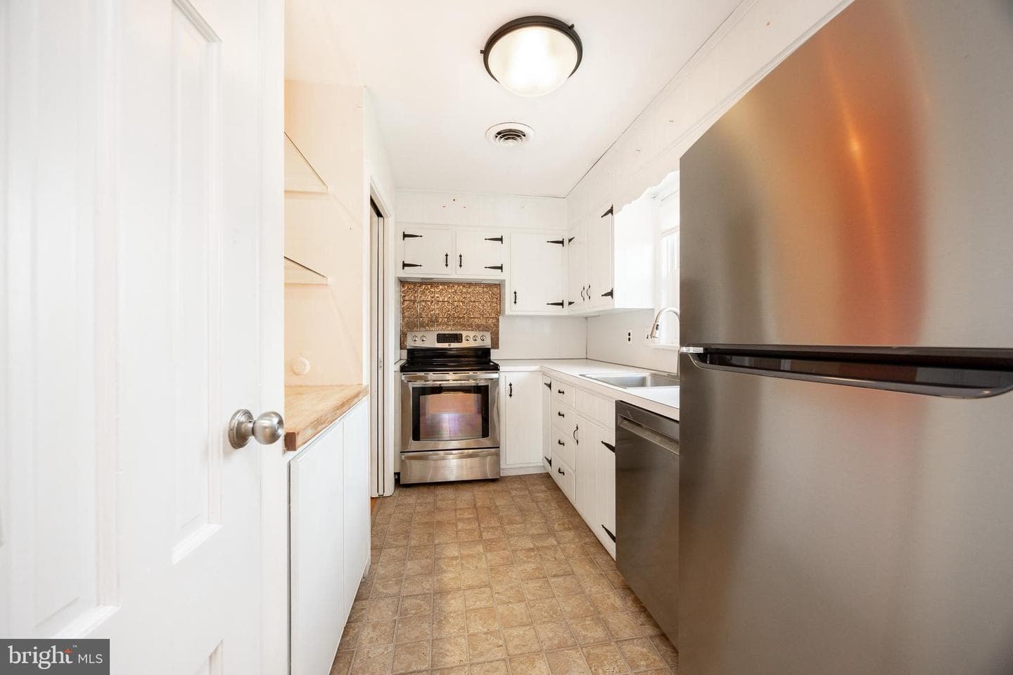 324 Marshall Street #8 photo 5
