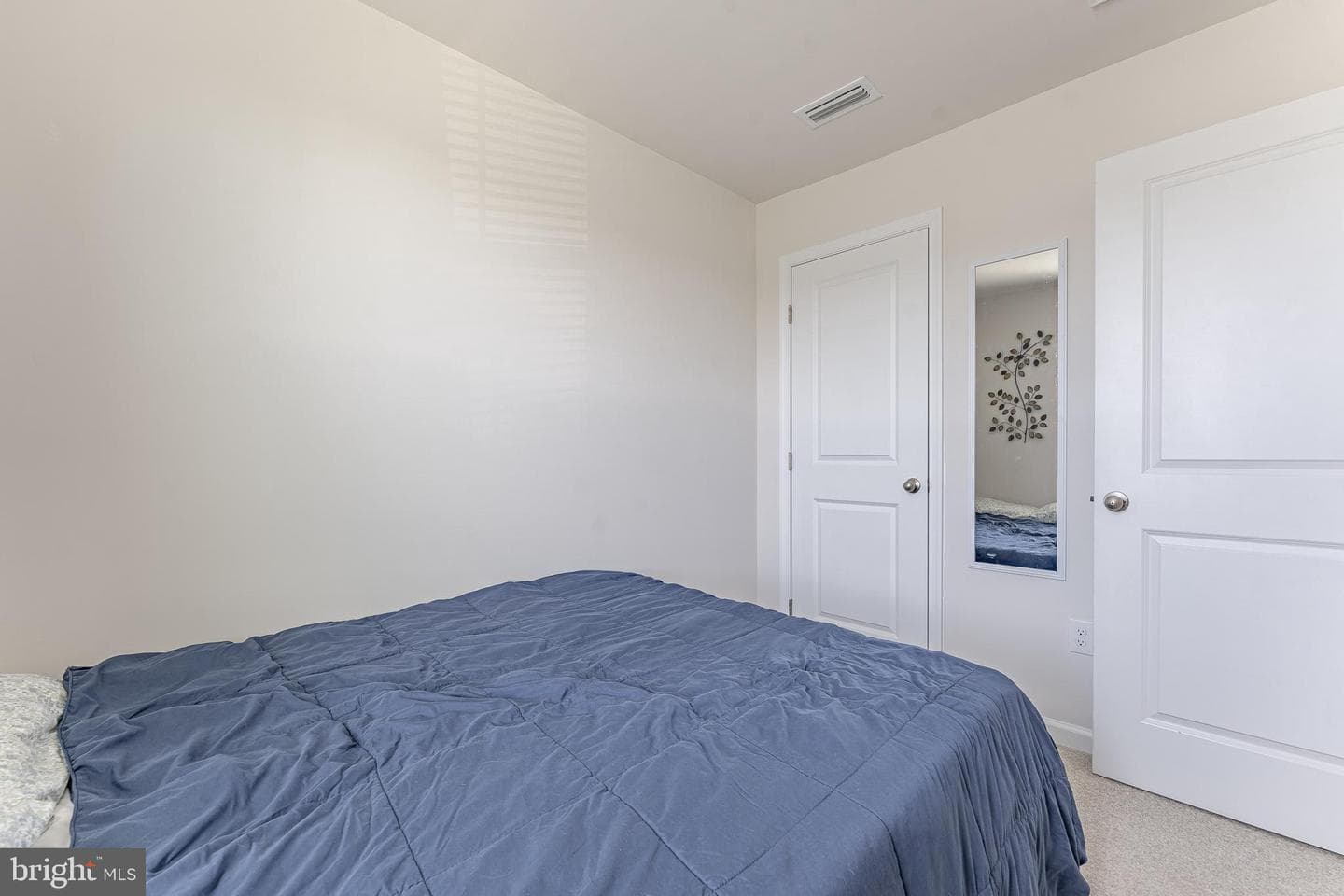 235 Hamilton Lane photo 31