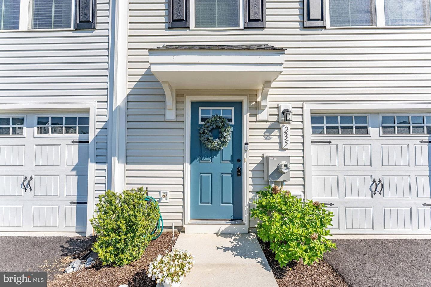 235 Hamilton Lane photo 4