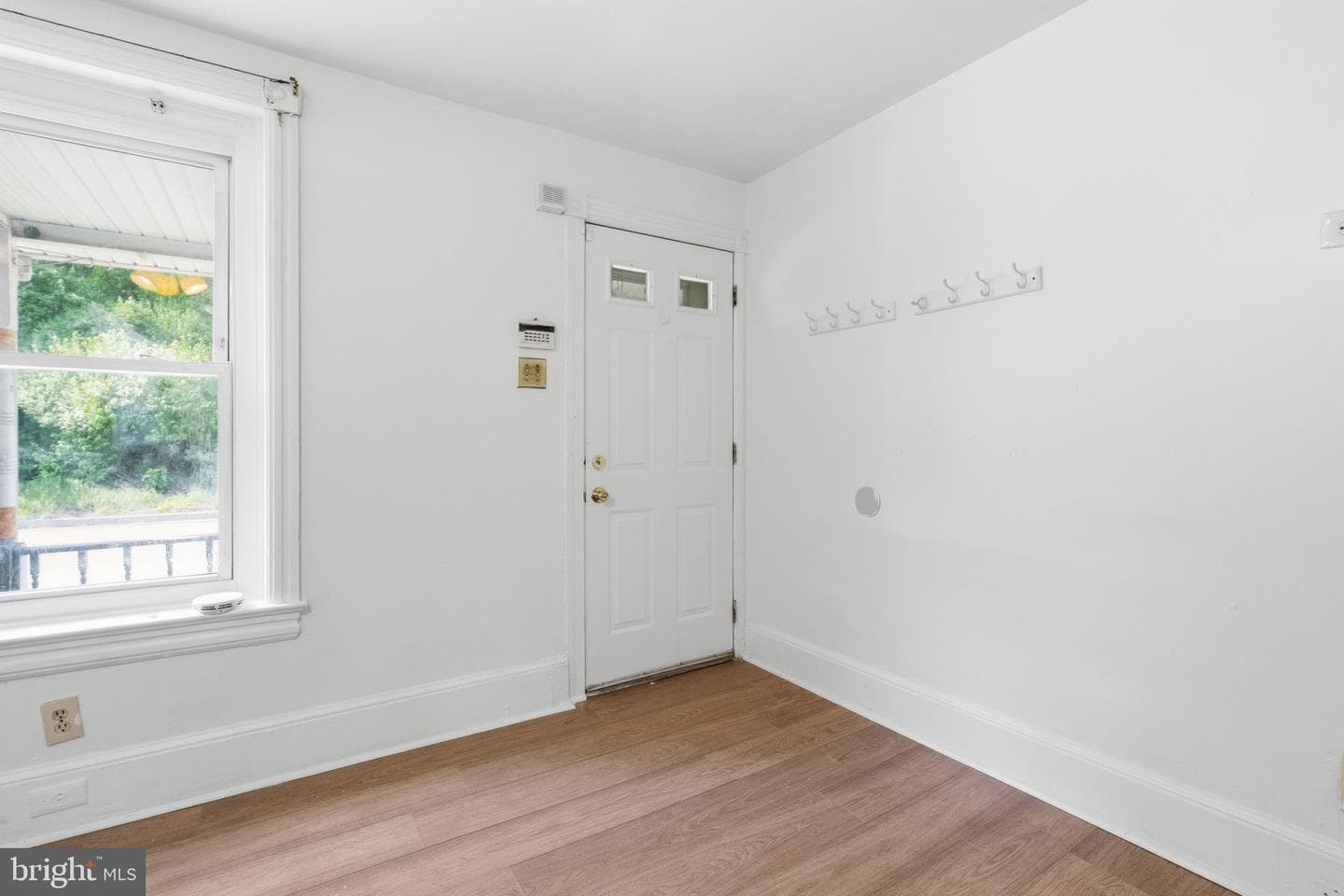 348 Valley Road photo 3