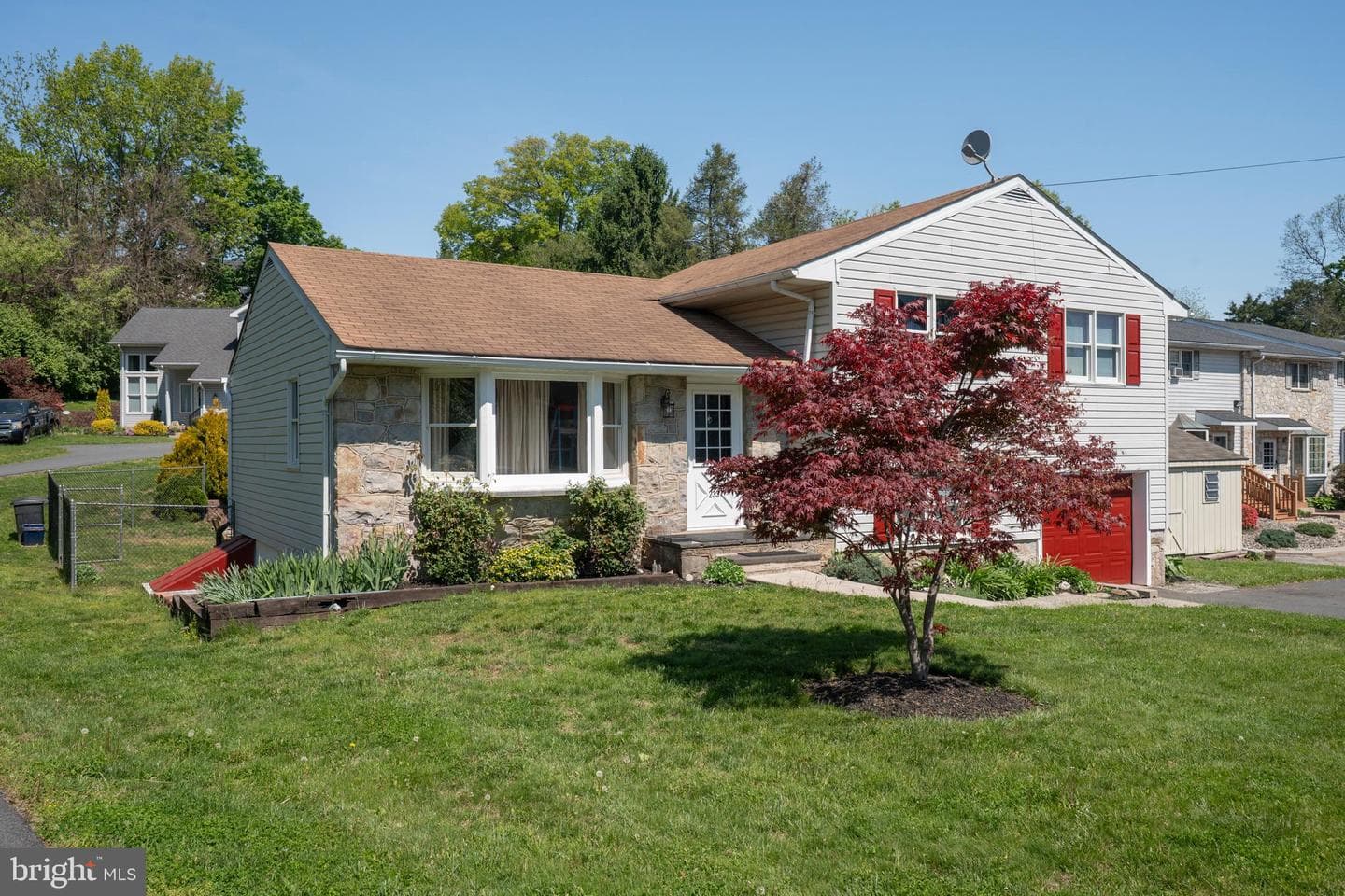 233 Poplar Street photo 4