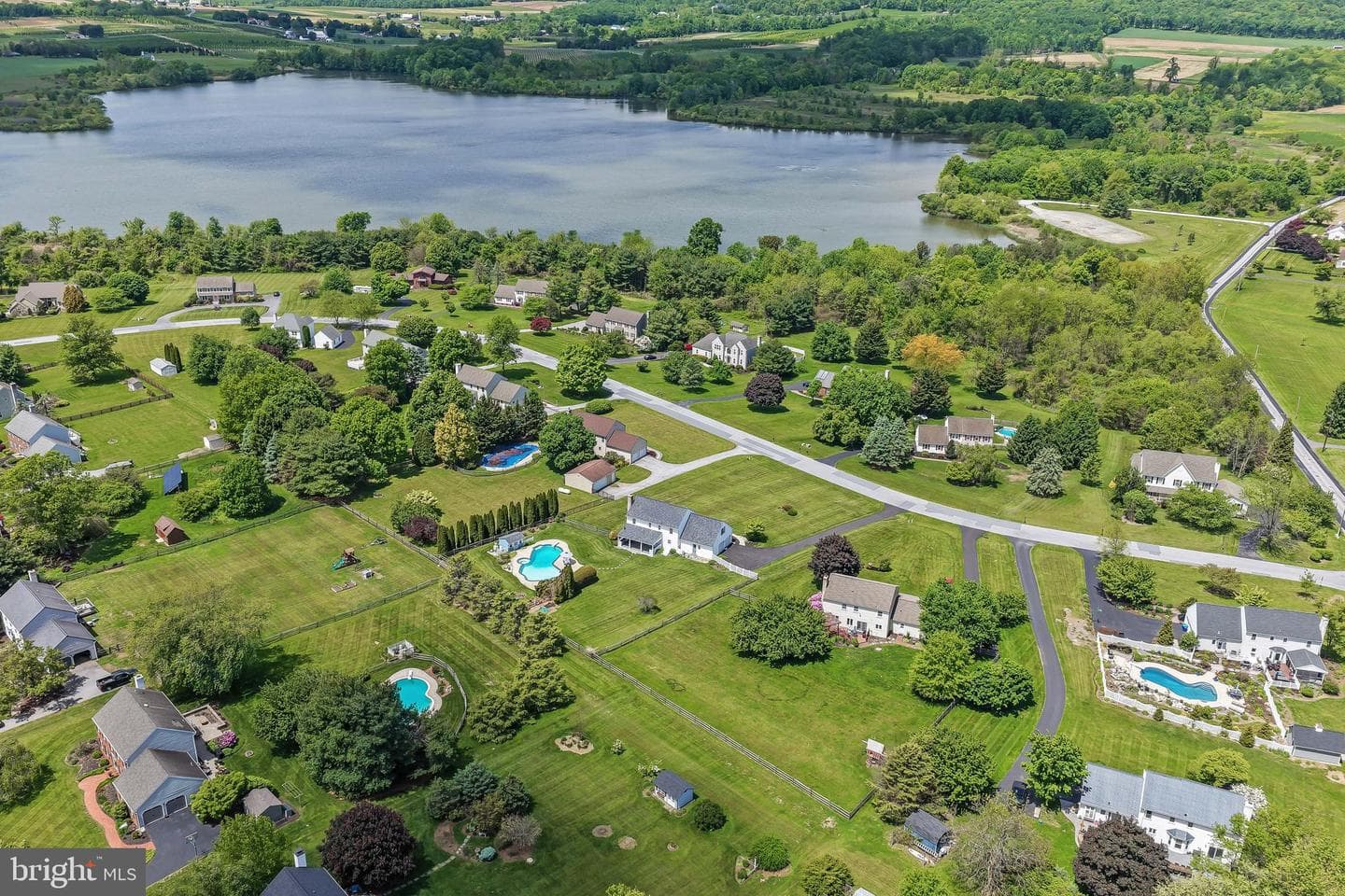 152 Shore Line Drive photo 55