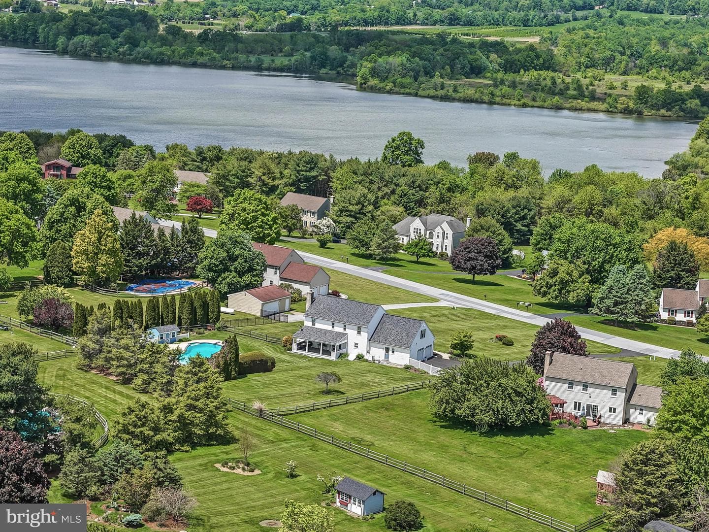 152 Shore Line Drive photo 56