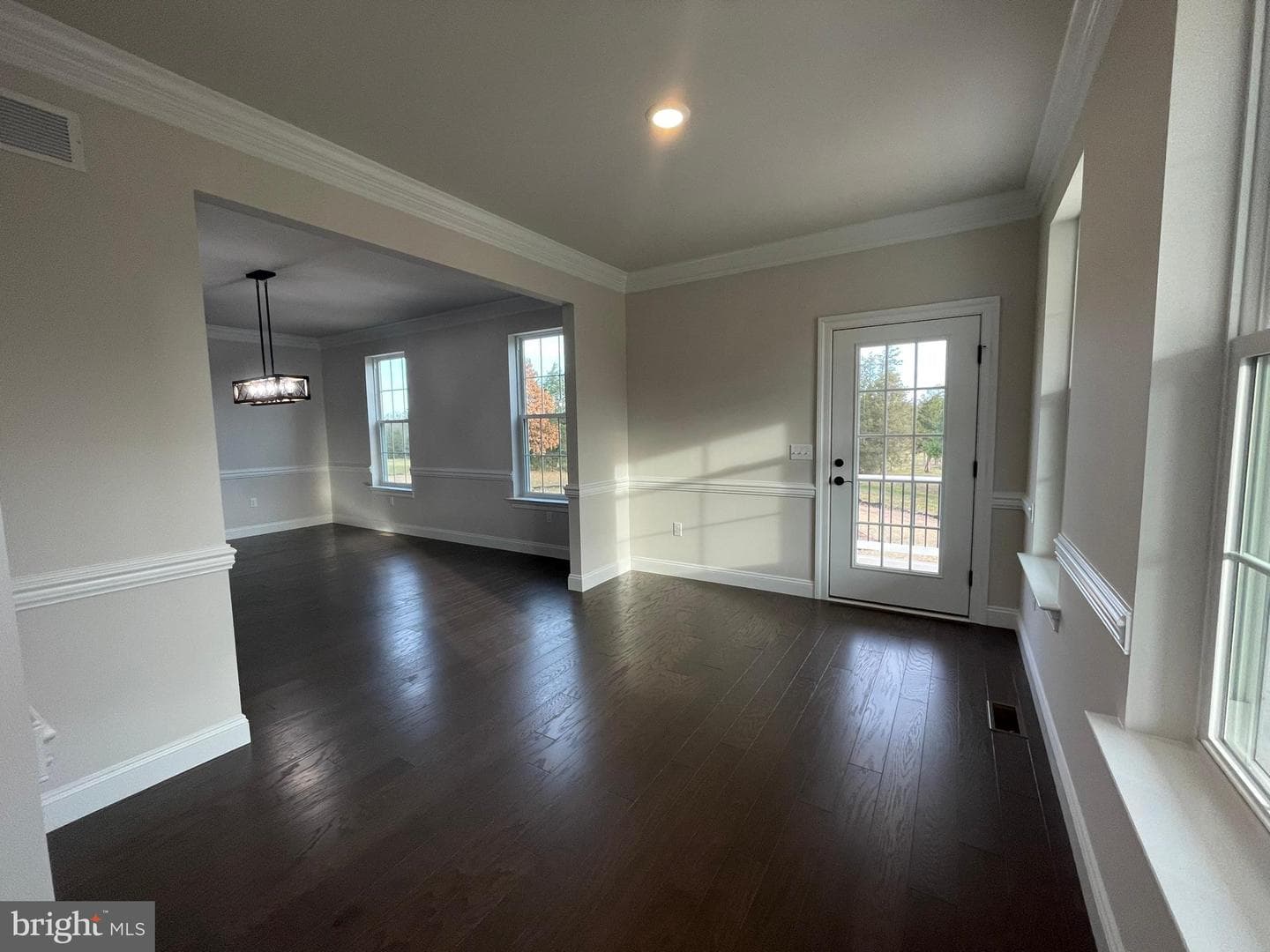 73 Ruth Ave photo 26