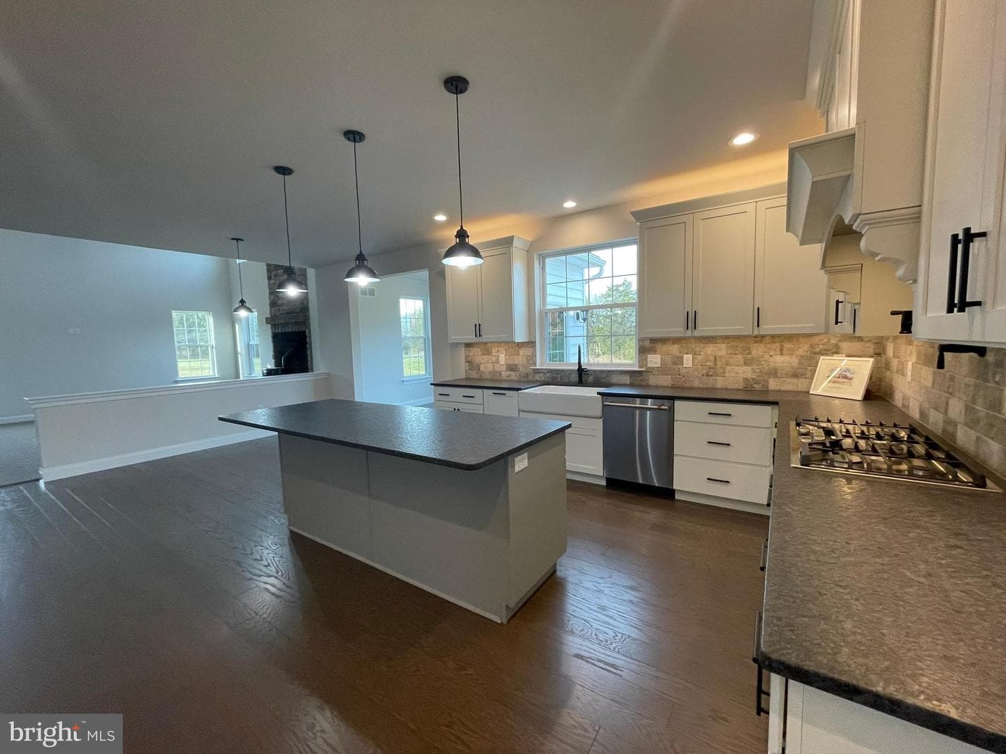 73 Ruth Ave photo 42