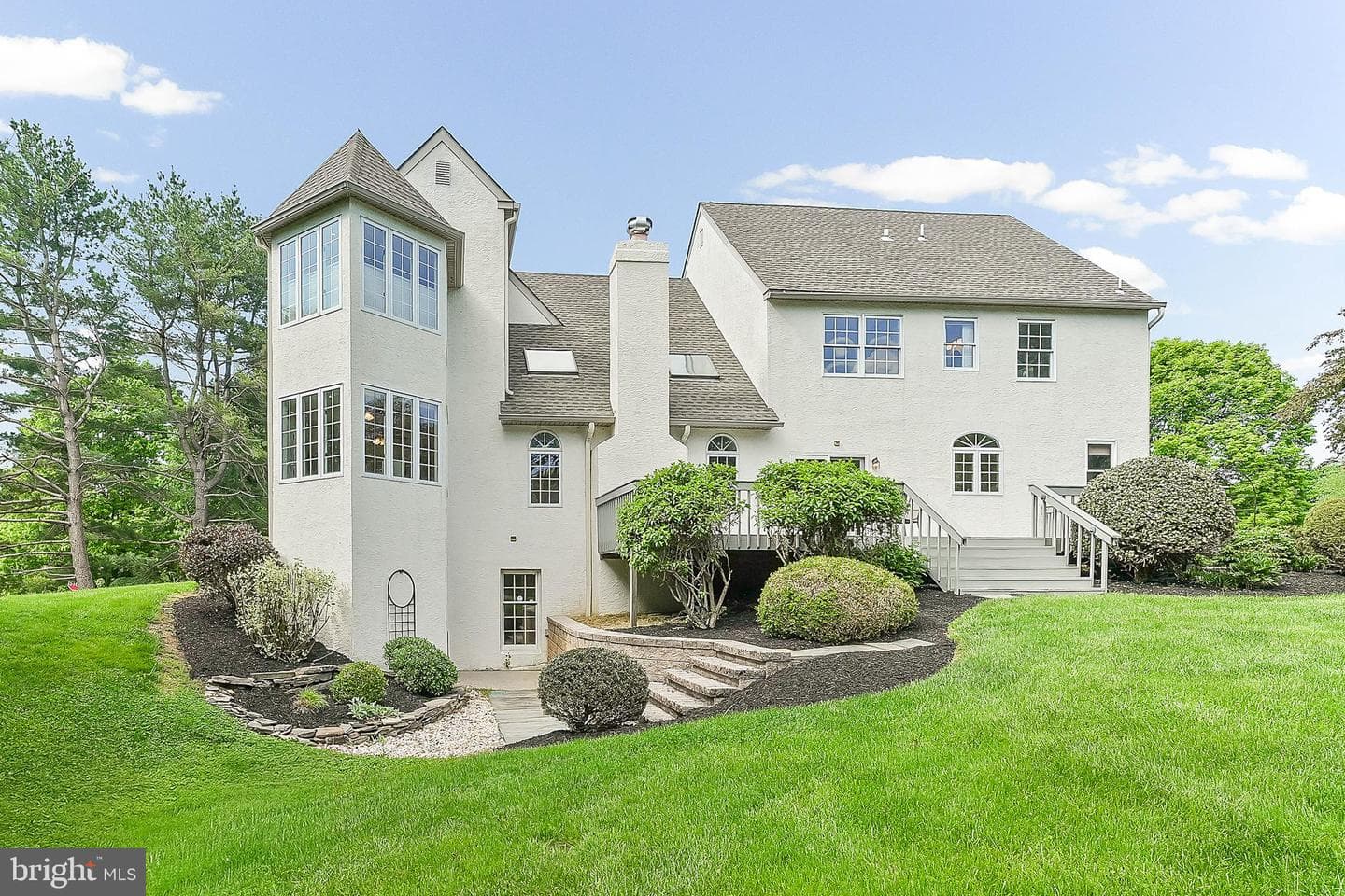 286 Hickory Drive photo 2