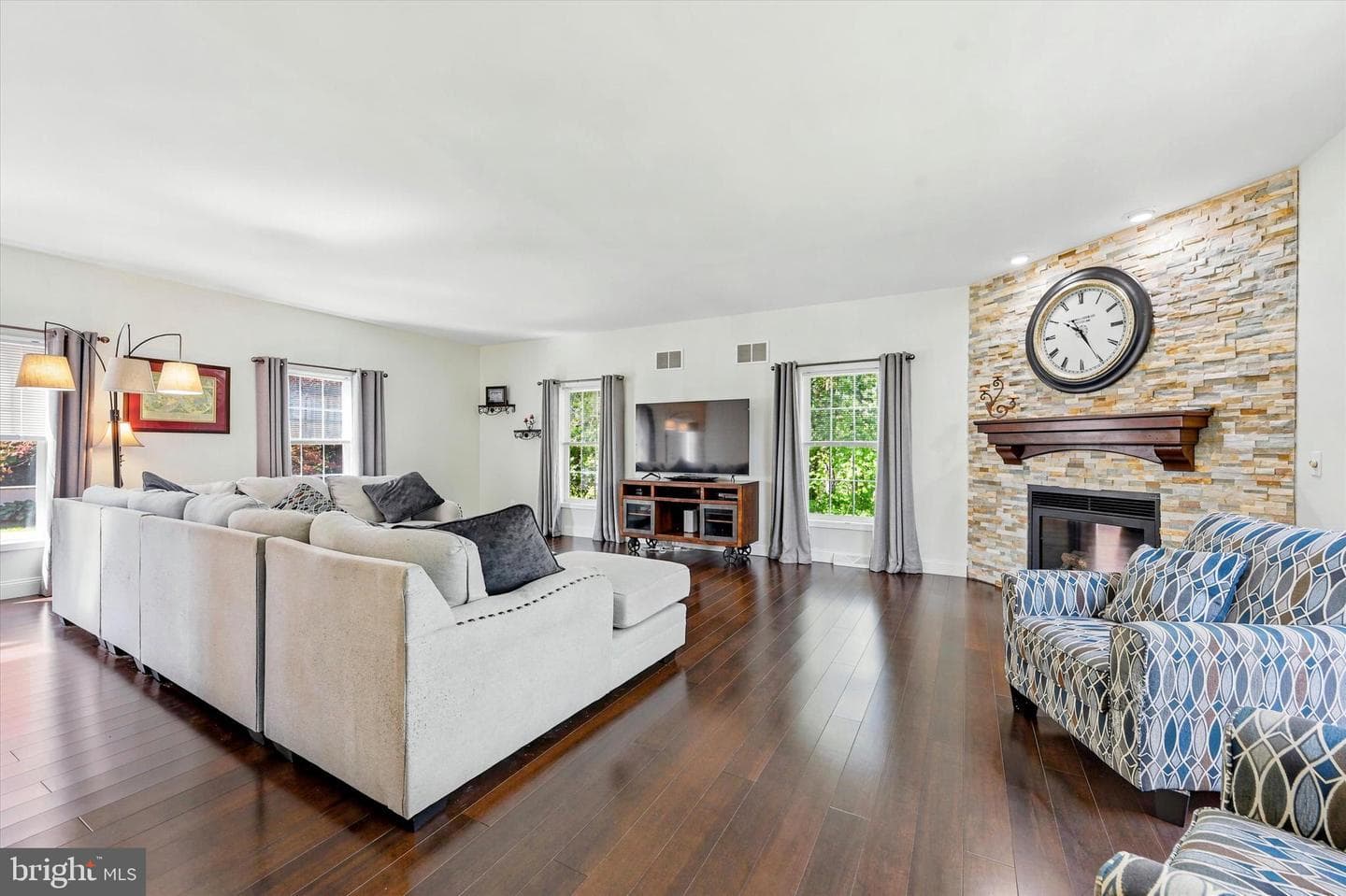 7 Kathleen Drive photo 12
