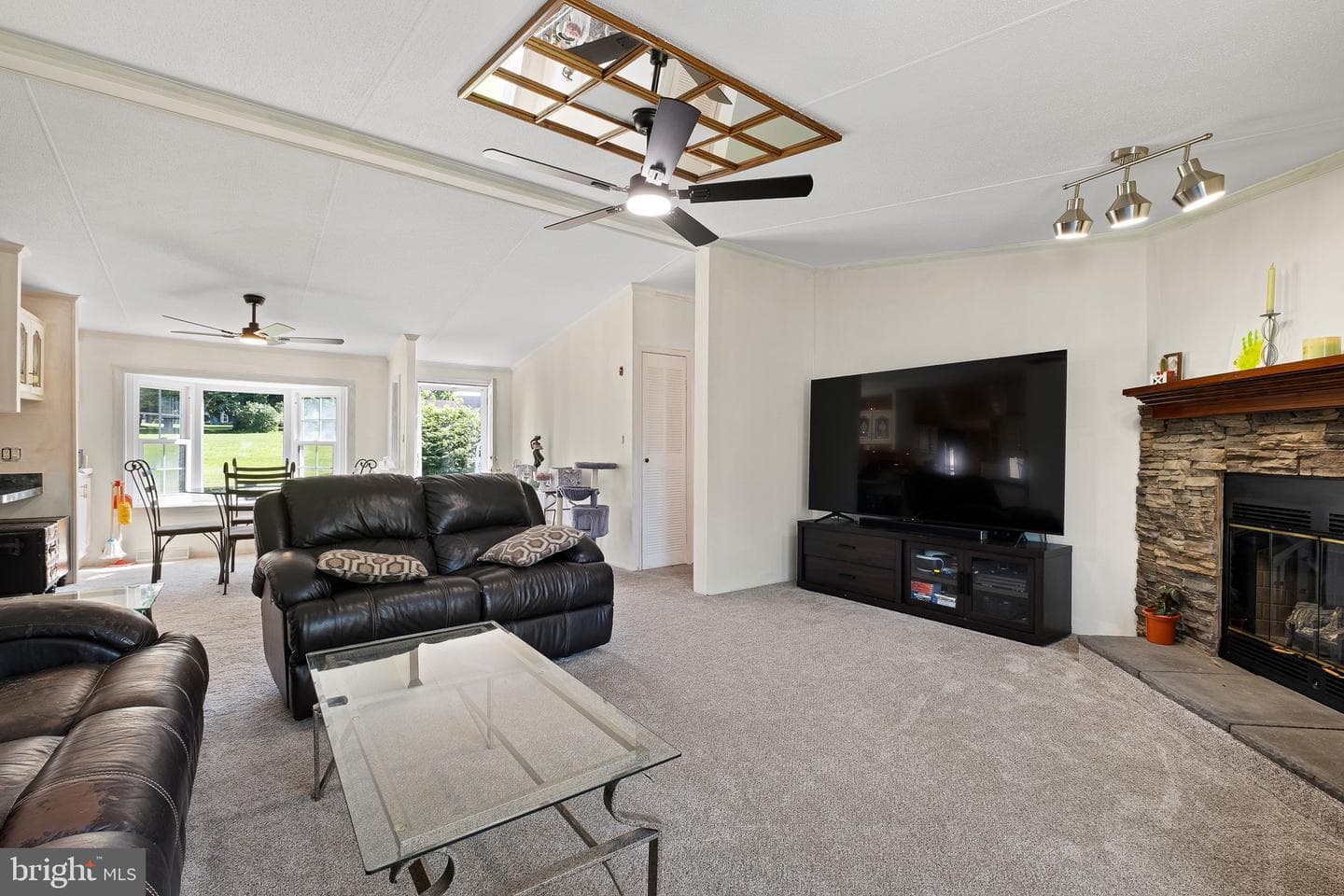 1813 Twin House Road photo 9