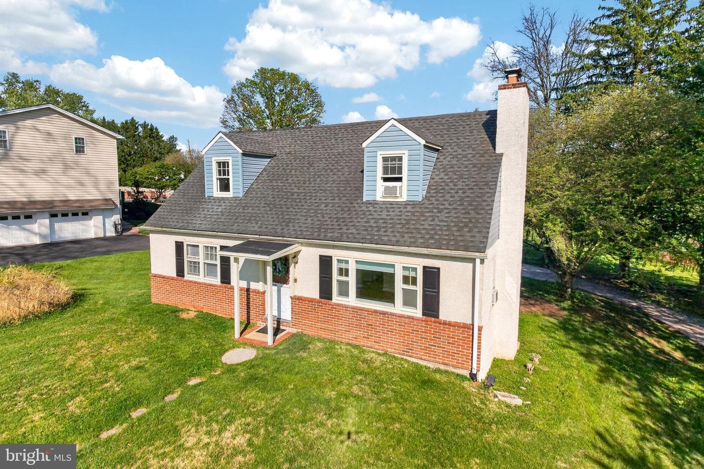 507 Saint Johns Circle photo 2