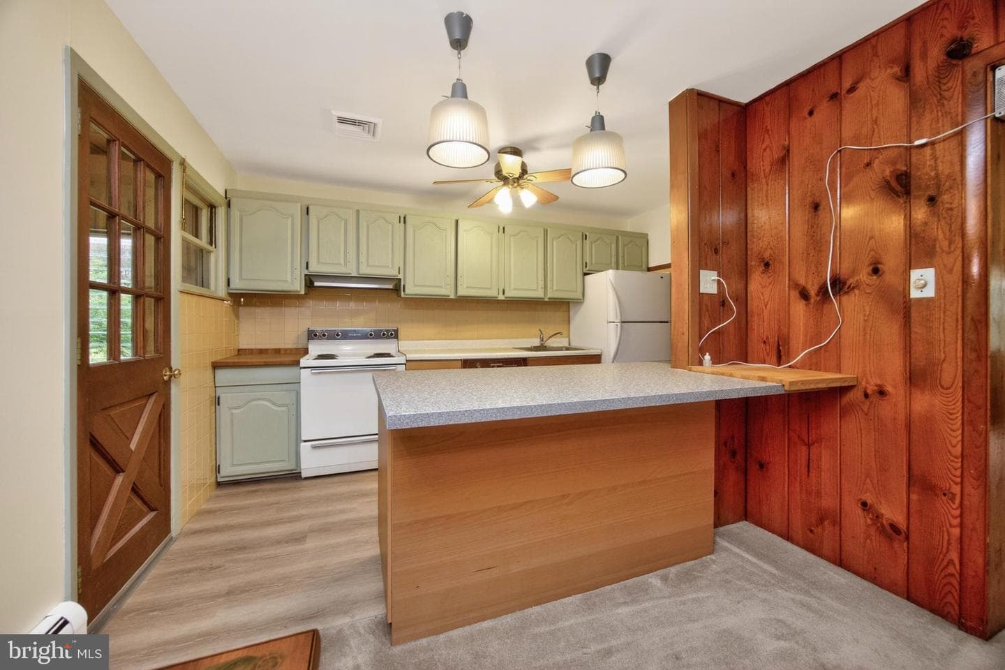 221 Hillside Drive photo 15