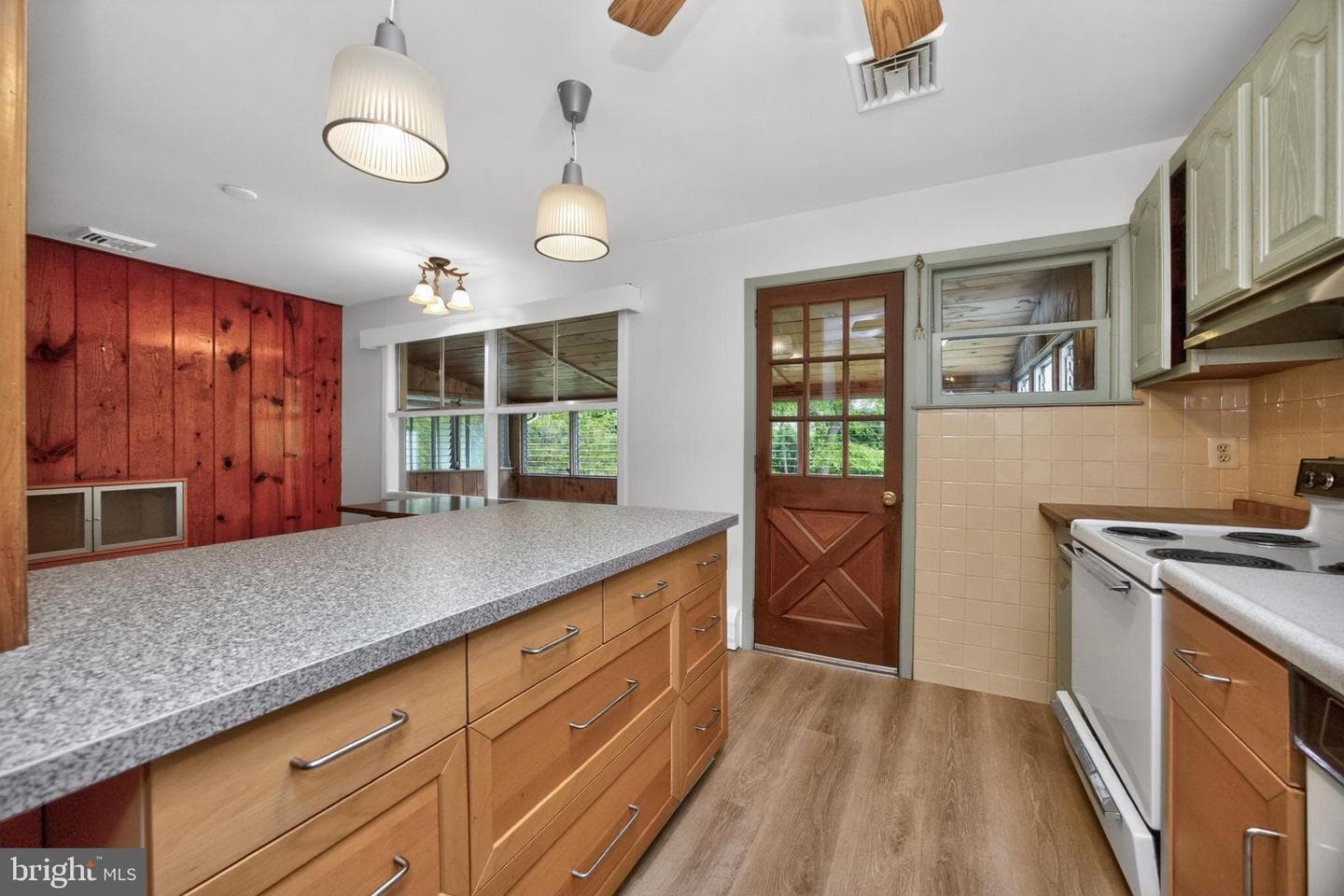 221 Hillside Drive photo 17