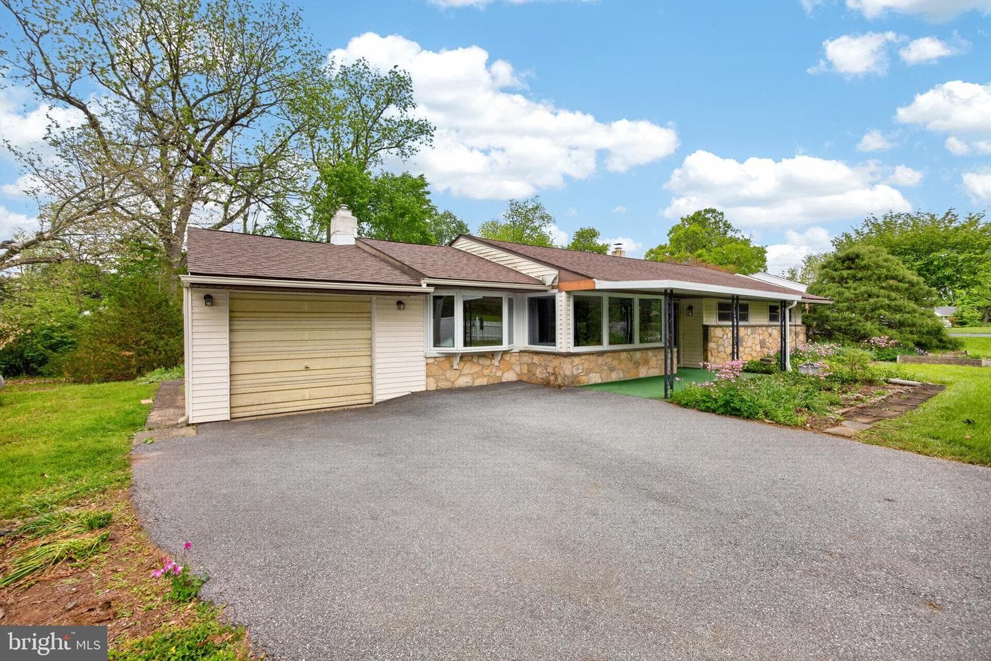 221 Hillside Drive photo 33