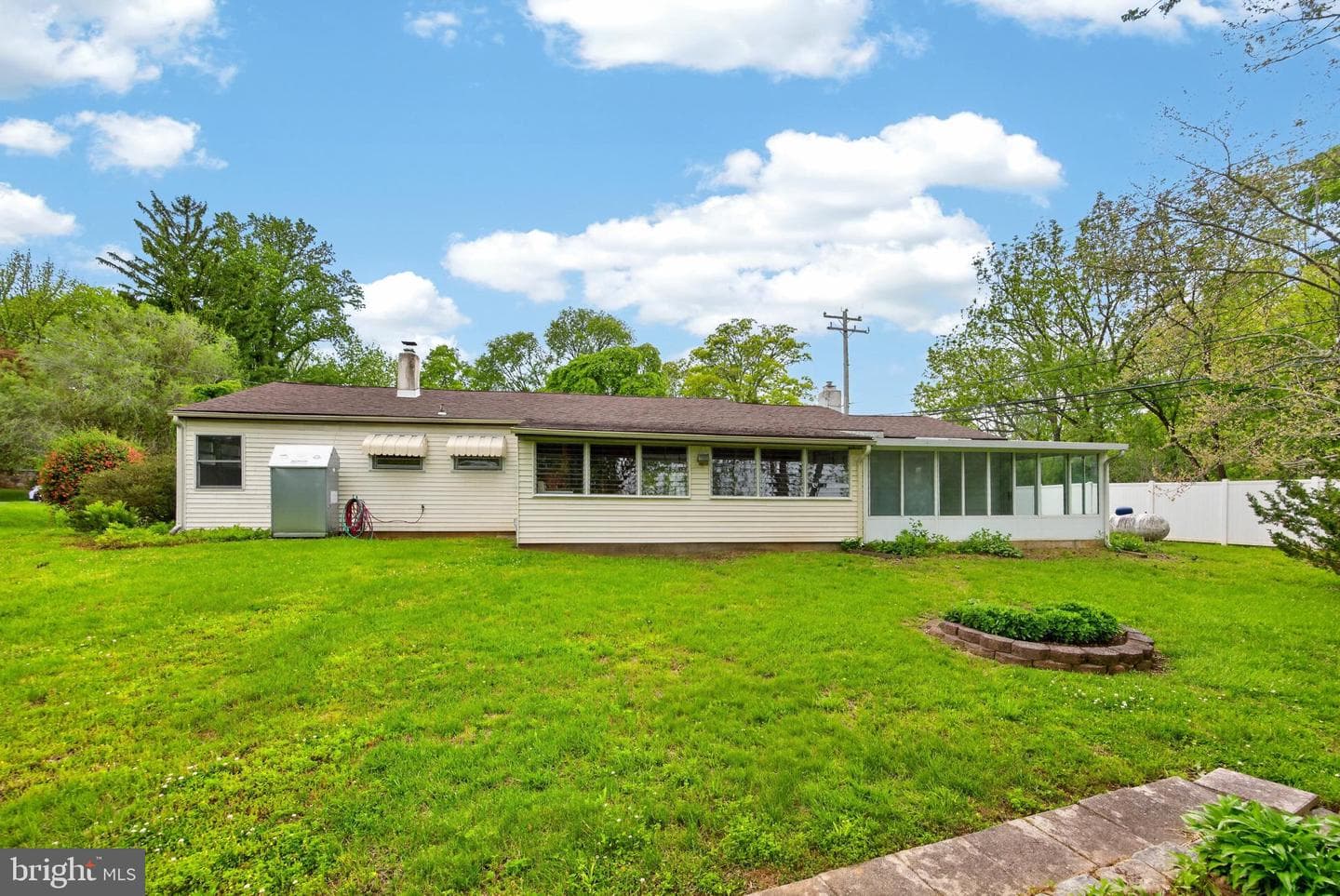 221 Hillside Drive photo 38