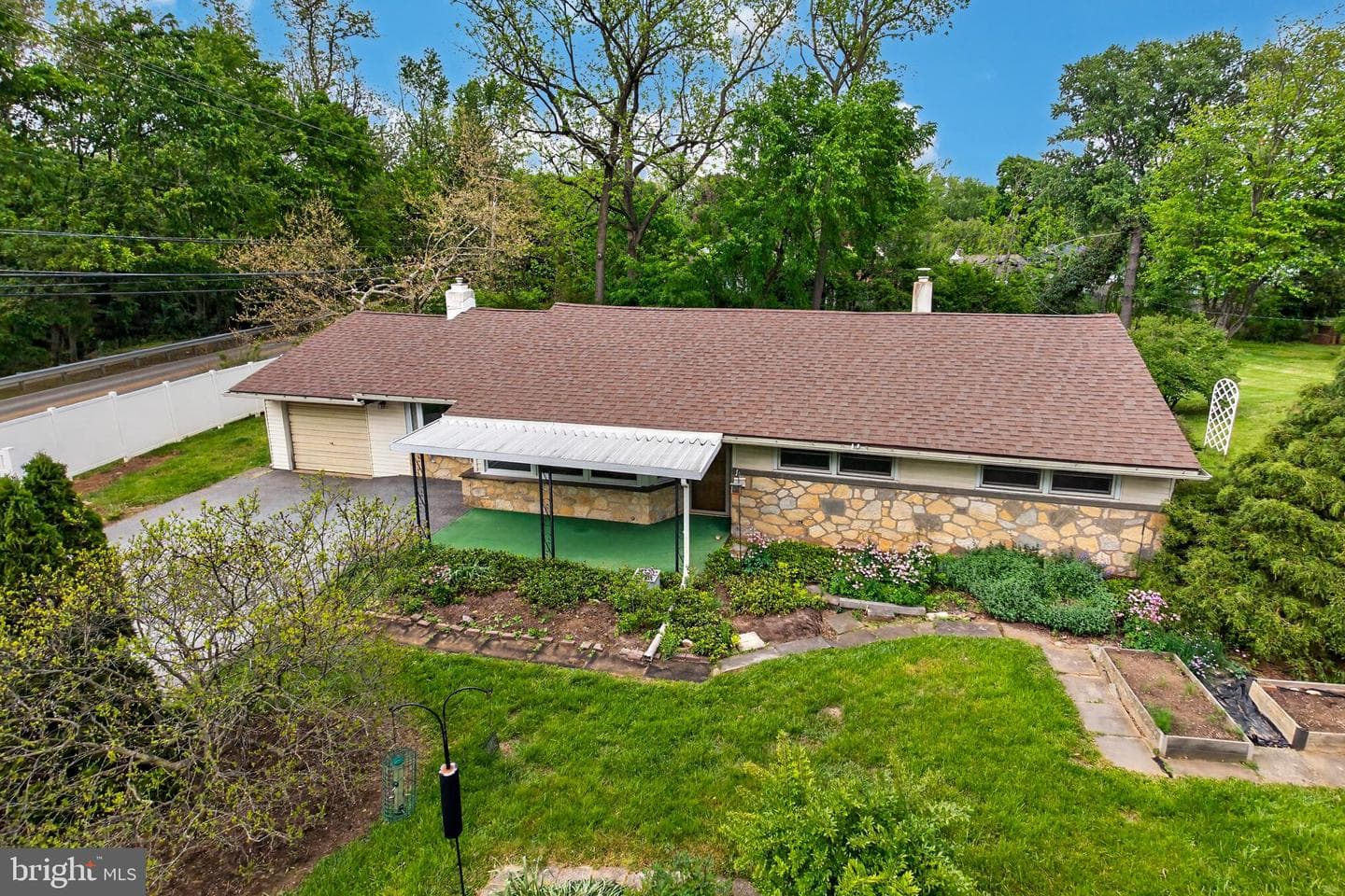 221 Hillside Drive photo 44