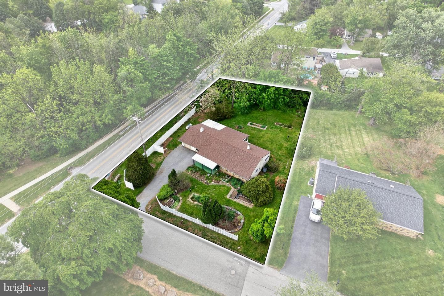 221 Hillside Drive photo 47
