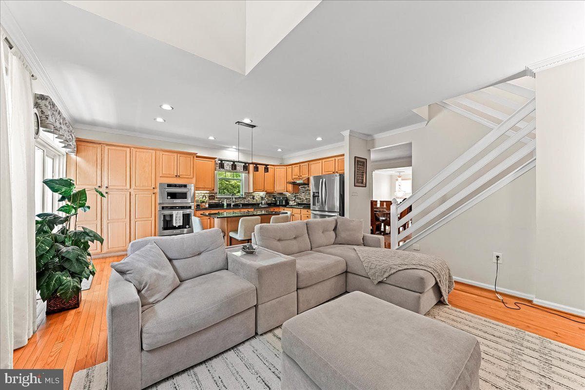 100 Stratford Court photo 11
