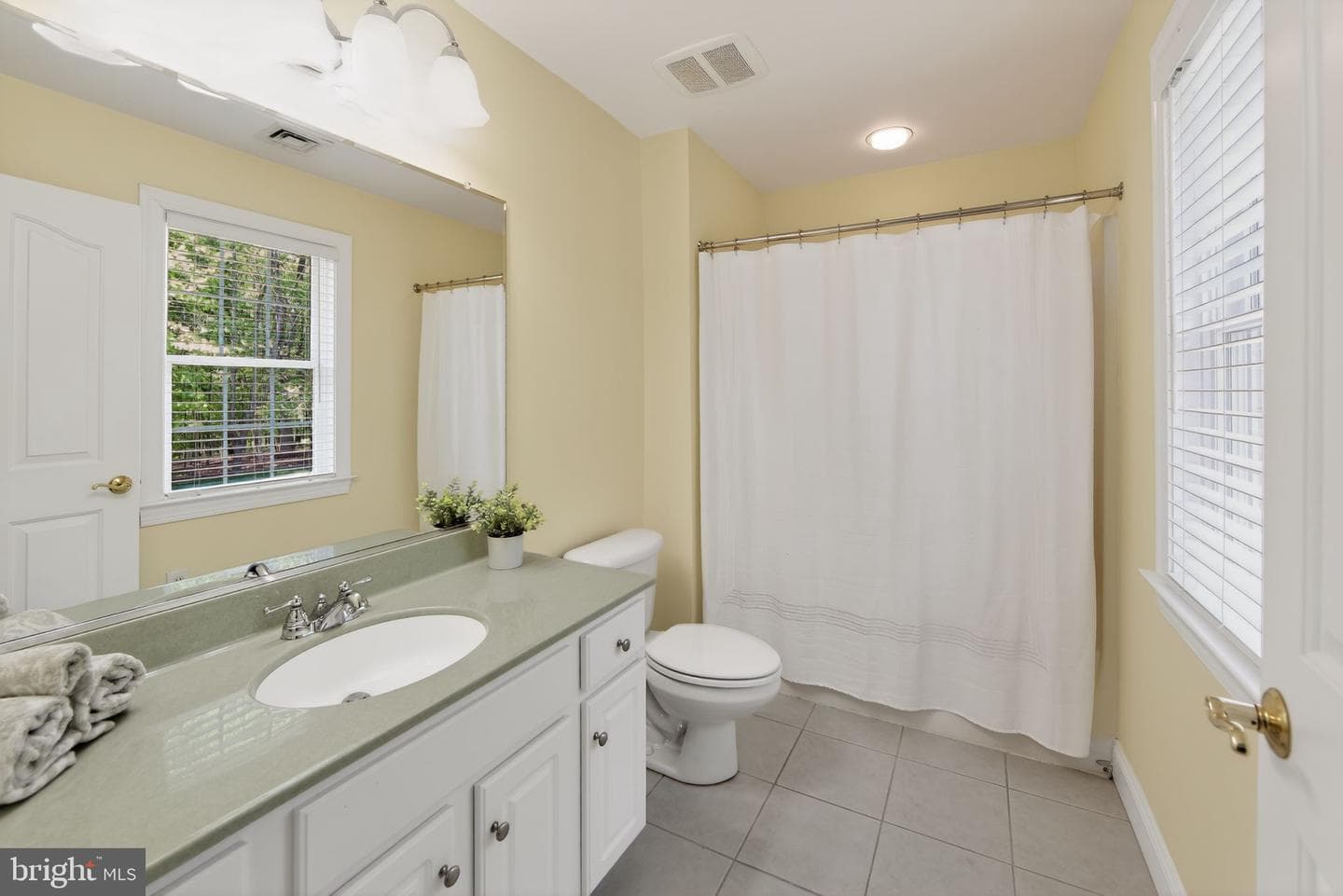 1315 Richmond Place photo 38