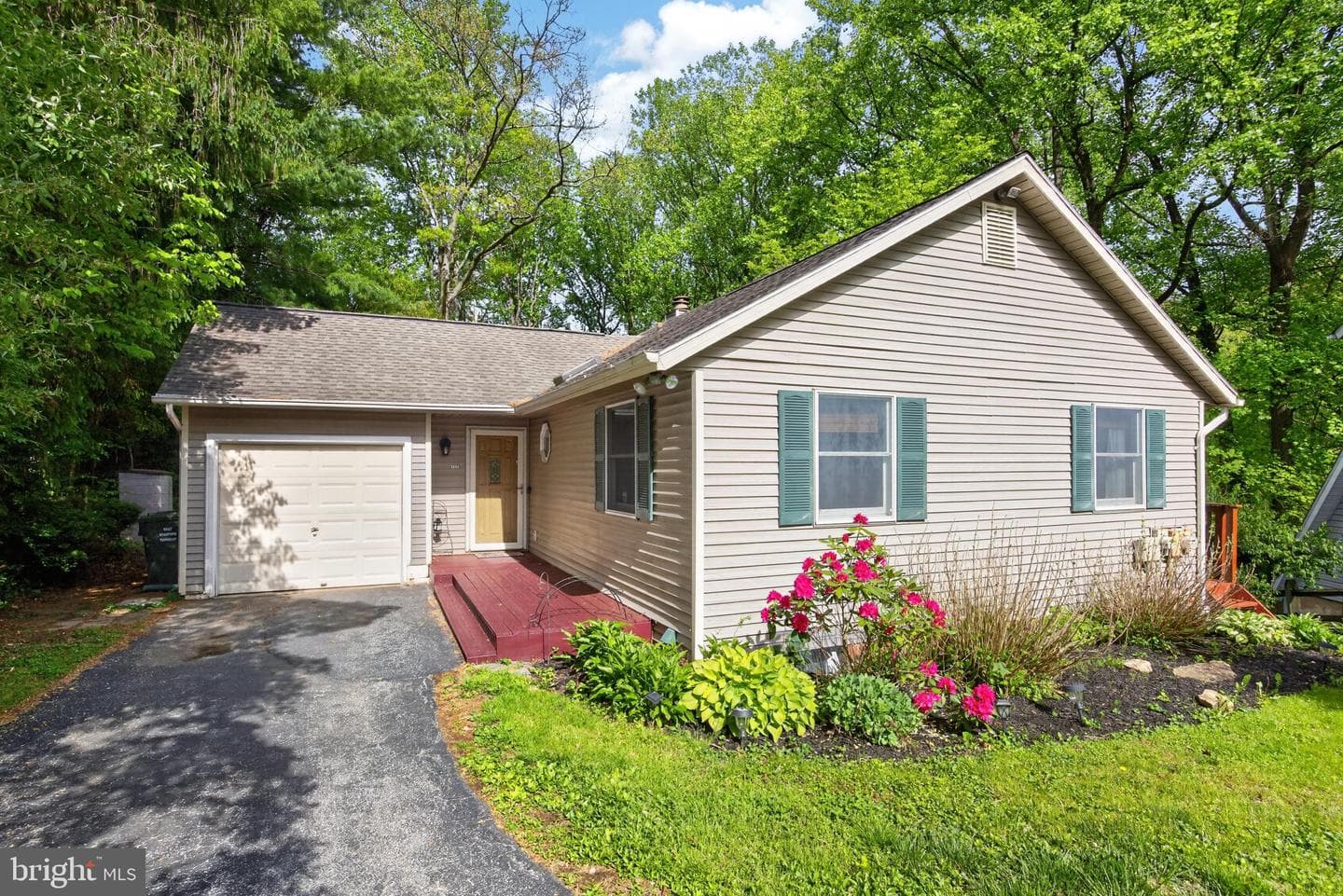 1121 Vermont Lane