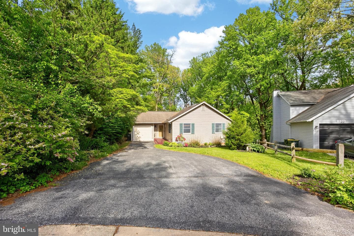 1121 Vermont Lane photo 3