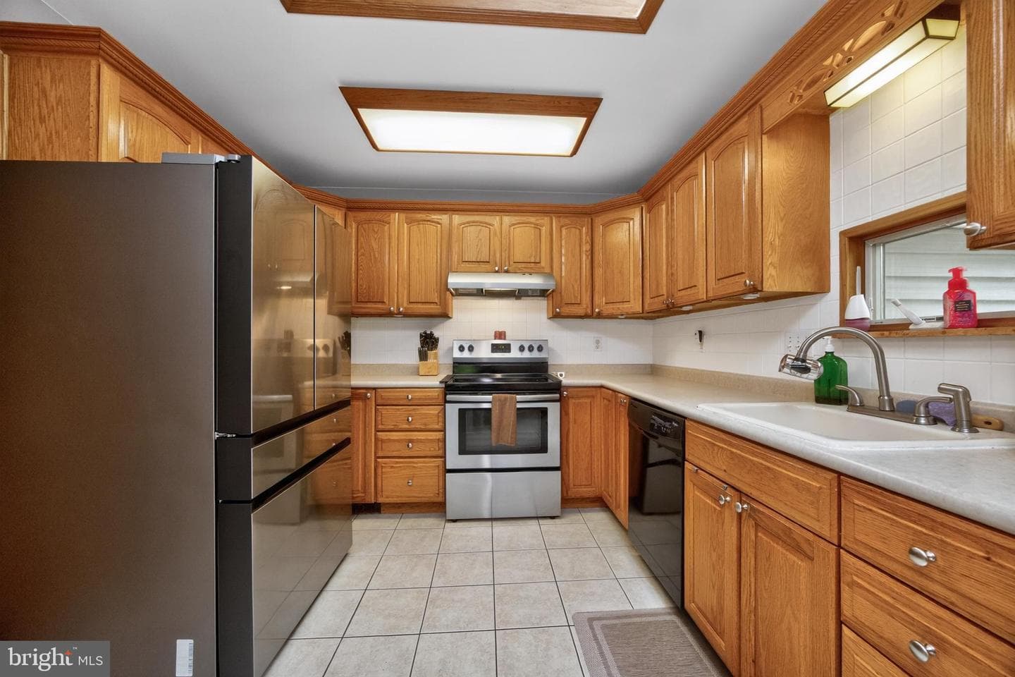 1121 Vermont Lane photo 5