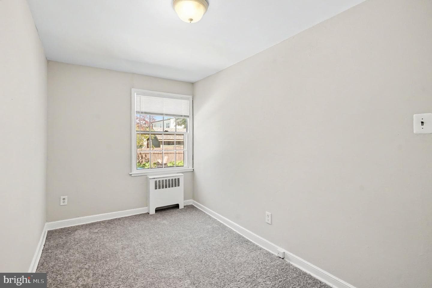 909 Woodlawn Avenue photo 17