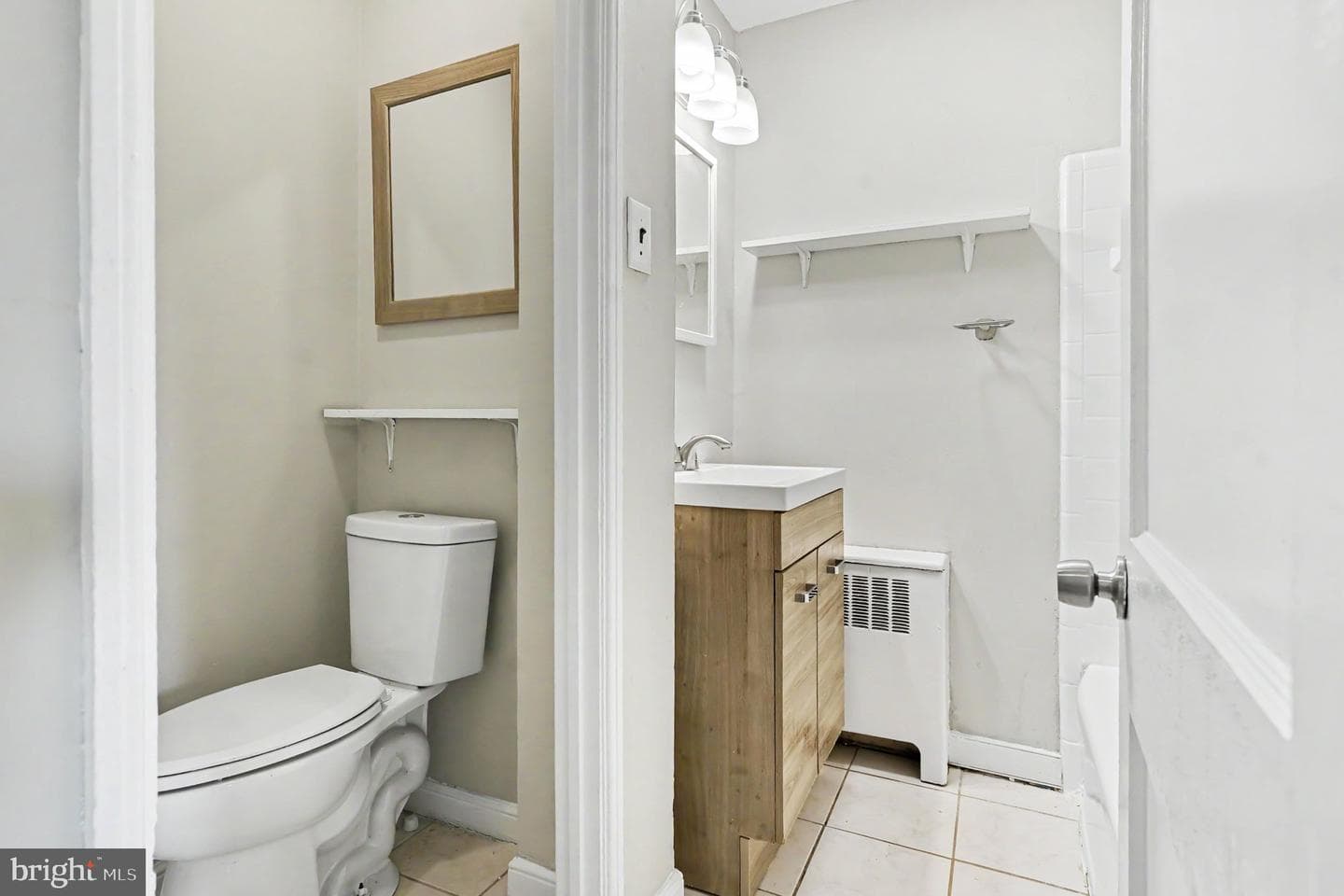 909 Woodlawn Avenue photo 27