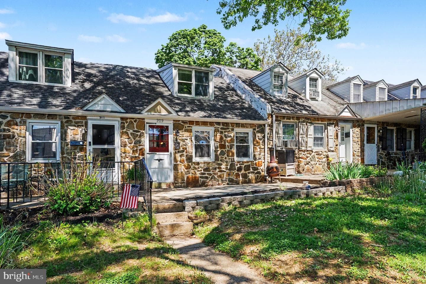 909 Woodlawn Avenue photo 4