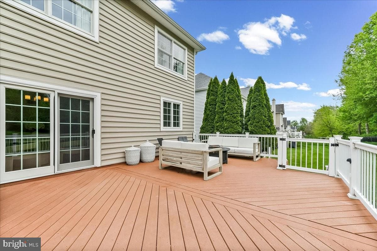 509 Radek Court photo 33