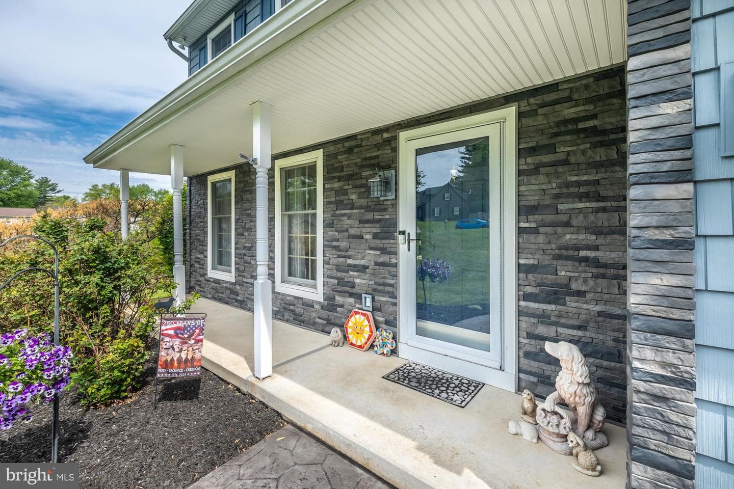 114 Arianna Ln photo 4