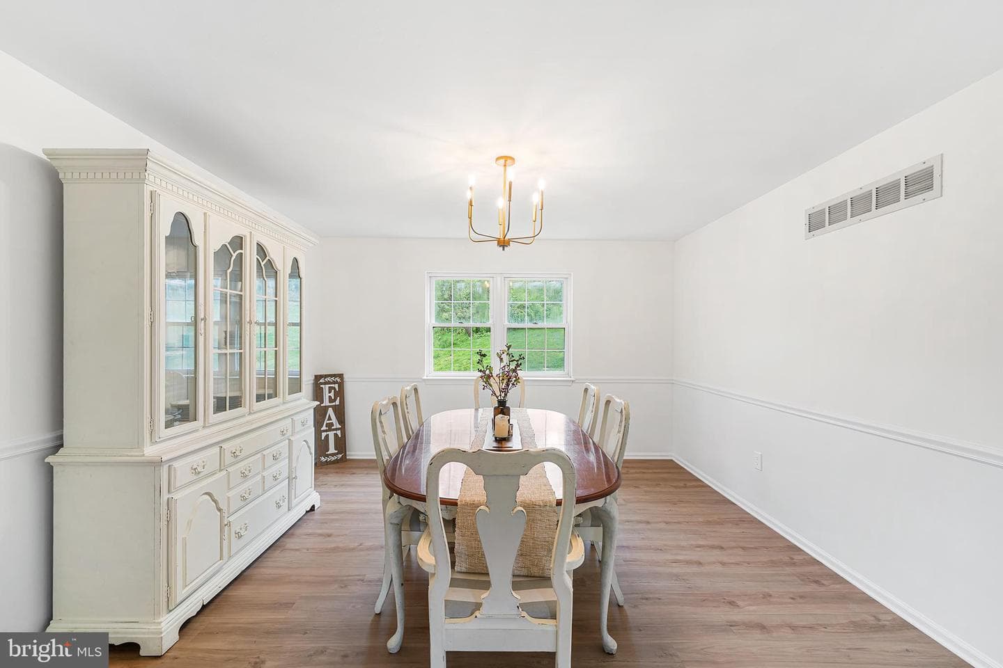 210 James Drive photo 10