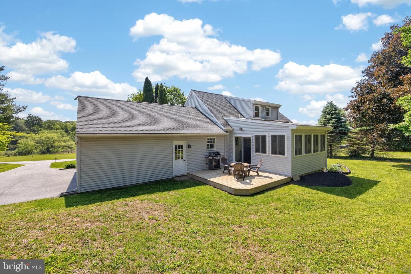311 Moore Road photo 3