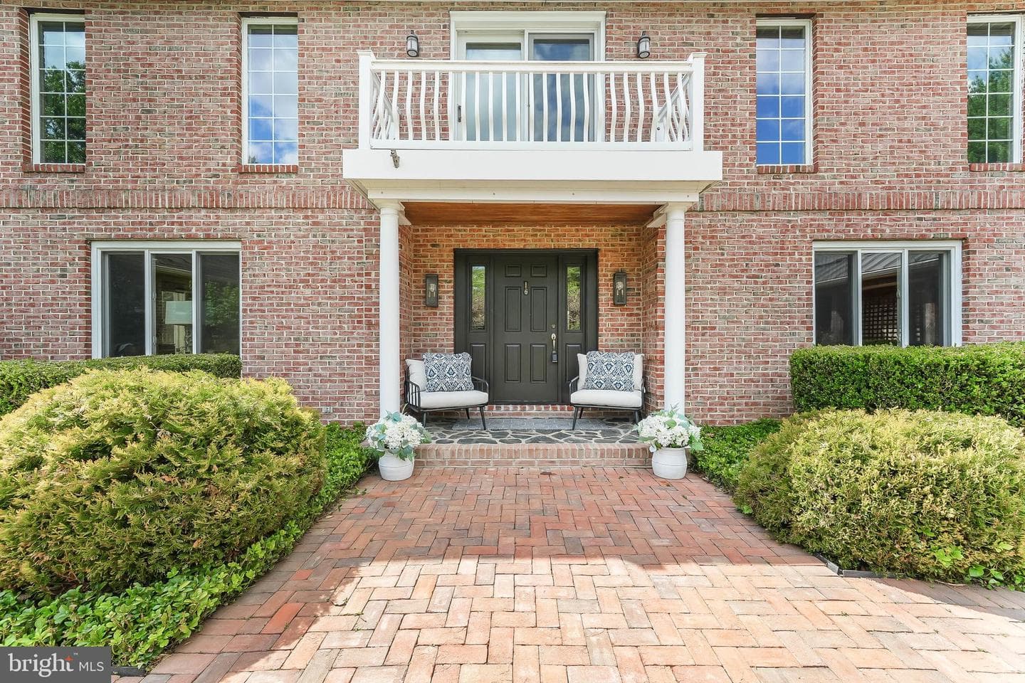 124 Round Hill Road photo 2