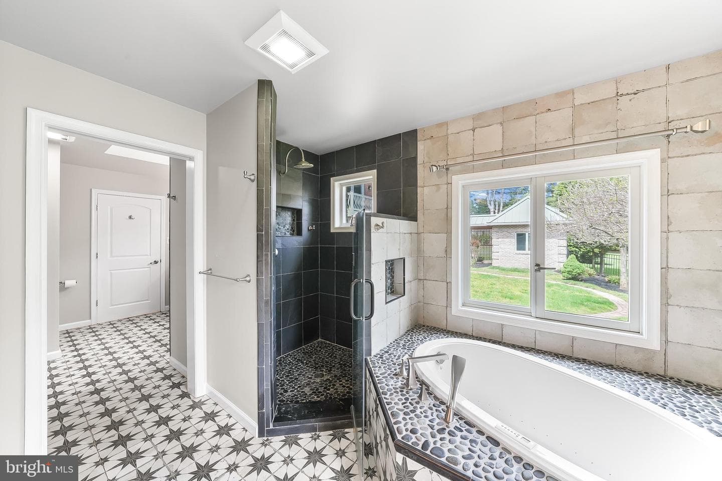 124 Round Hill Road photo 29